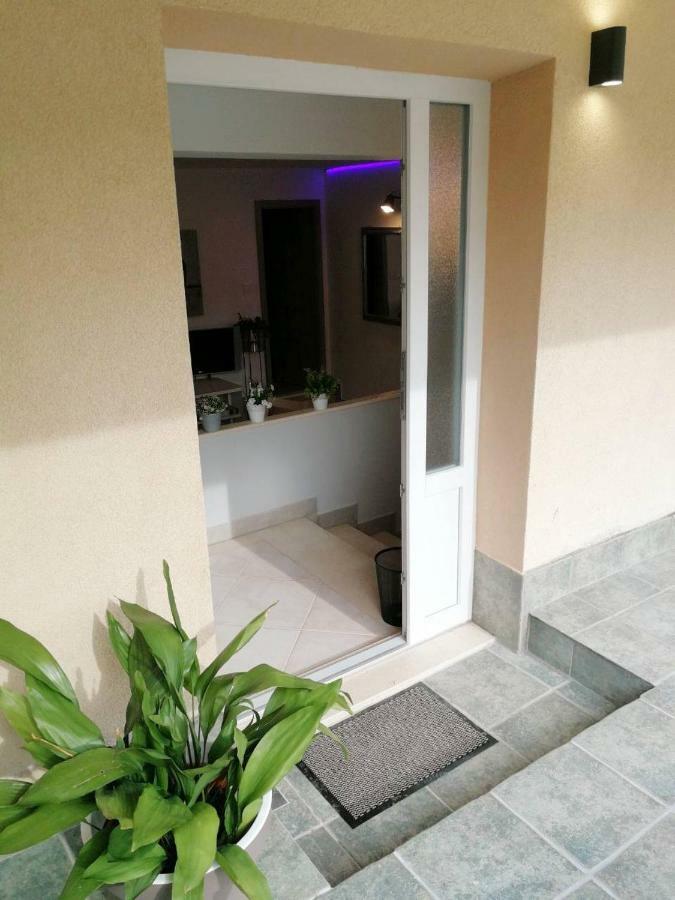 Apartment Unka *