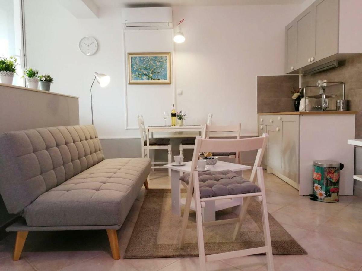 Apartment Unka *